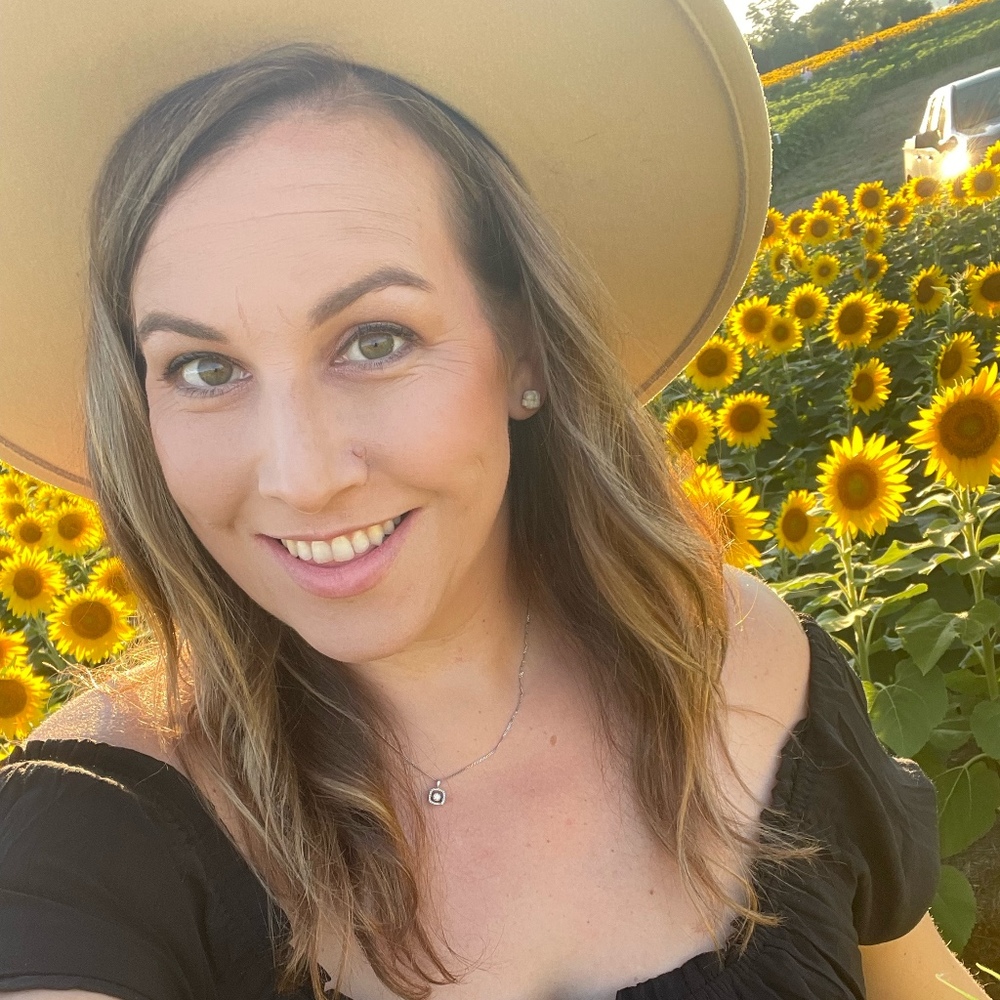 Meet your Posher, Caitlyn